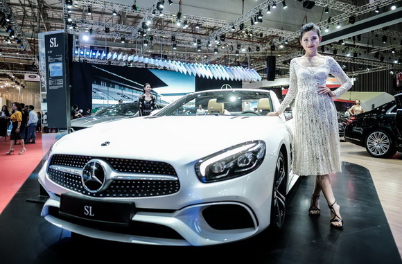 Vietnam Motor Show 2018, Mercedes-Benz, Hoa hậu H’Hen Niê